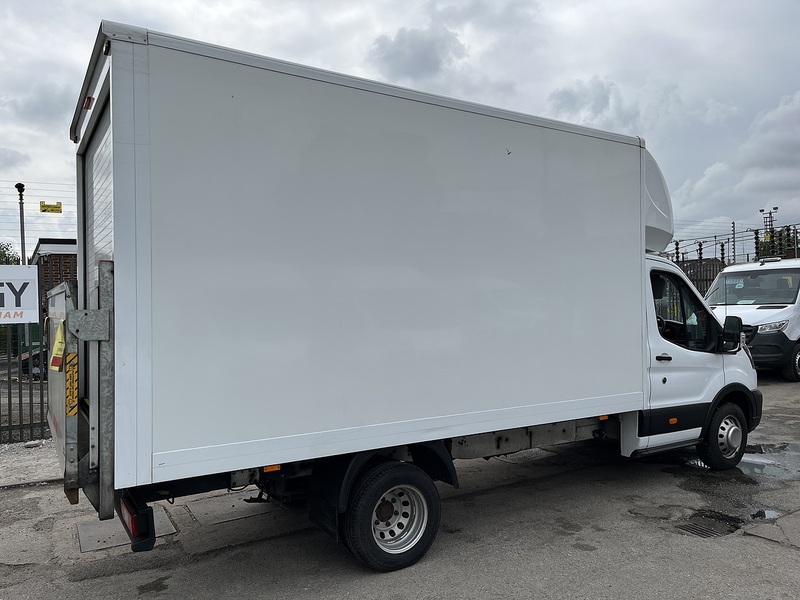 Ford 350 2.0TDCi 130 L4 LUTON DRW (TAIL-LIFT & AIRCON)