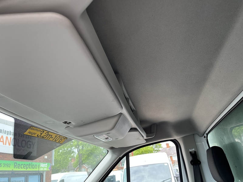 Ford 350 2.0TDCi 130 L4 LUTON DRW (TAIL-LIFT & AIRCON)