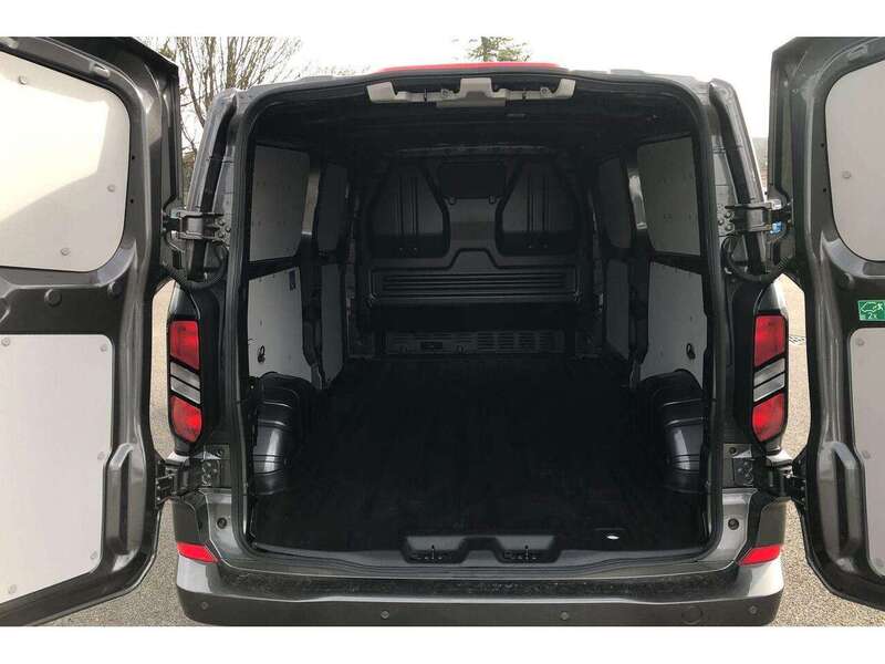 Ford 300 2.0D 136 LIMITED L2H1 LWB AUTOMATIC