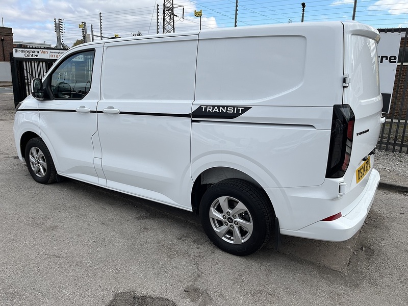 Ford 2.0 300 EcoBlue Limited Panel Van 5dr Diesel Manual L1 H1 Euro 6 (s/s) (136 ps)