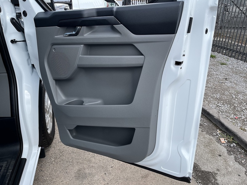 Ford 2.0 300 EcoBlue Limited Panel Van 5dr Diesel Manual L1 H1 Euro 6 (s/s) (136 ps)