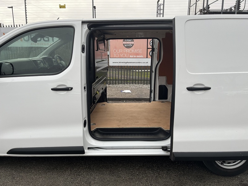 Vauxhall 1.5 Turbo D 2900 Dynamic Panel Van 6dr Diesel Manual L1 H1 Euro 6 (s/s) (100 ps)