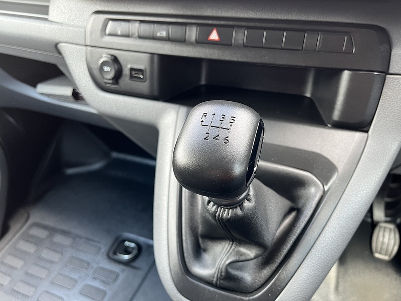 Vauxhall 1.5 Turbo D 2900 Sportive Panel Van 6dr Diesel Manual L2 H1 Euro 6 (s/s) (100 ps)