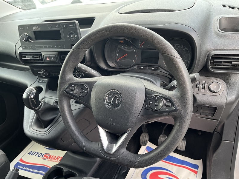 Vauxhall 1.6CDTi 100 SPORTIVE 2300 L1 (ULEZ/EU6)
