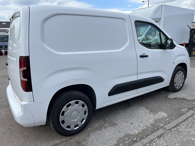 Vauxhall 1.6CDTi 100 SPORTIVE 2300 L1 (ULEZ/EU6)