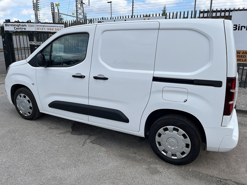 Vauxhall 1.6CDTi 100 SPORTIVE 2300 L1 (ULEZ/EU6)