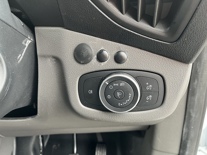 Ford 1.5 230 EcoBlue Leader Crew Van Double Cab 6dr Diesel Manual L2 Euro 6 (s/s) (100 ps)