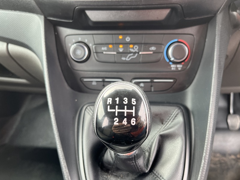 Ford 1.5 230 EcoBlue Leader Crew Van Double Cab 6dr Diesel Manual L2 Euro 6 (s/s) (100 ps)