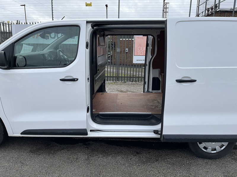 Vauxhall 1.5 Turbo D 2900 Dynamic Panel Van 6dr Diesel Manual L2 H1 Euro 6 (s/s) (100 ps)