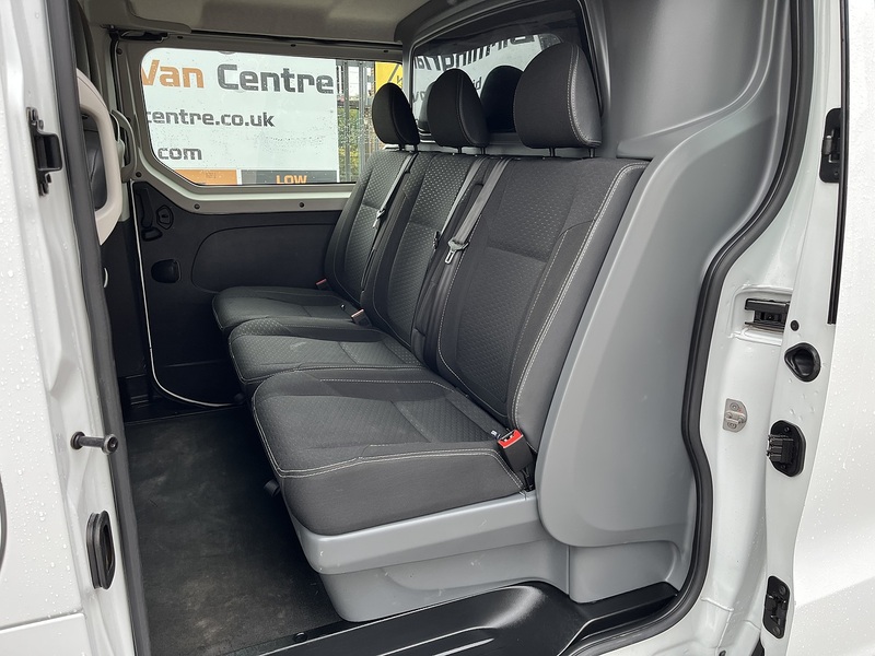 Vauxhall 1.6 CDTi 2900 Sportive Crew Van Double Cab 5dr Diesel Manual L2 H1 Euro 6 (6 Seat) (120 ps)