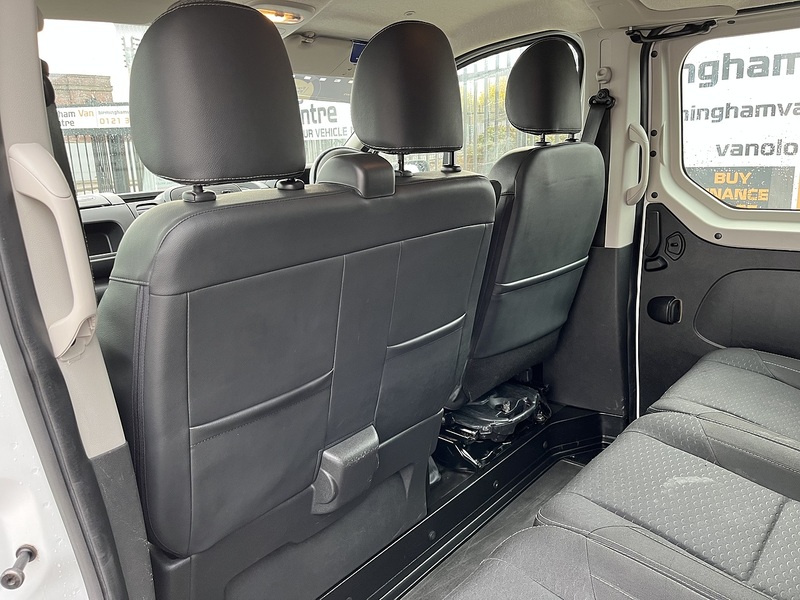 Vauxhall 1.6 CDTi 2900 Sportive Crew Van Double Cab 5dr Diesel Manual L2 H1 Euro 6 (6 Seat) (120 ps)