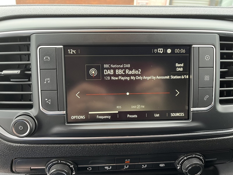 Vauxhall 2.0 Turbo D 3100 Dynamic Panel Van 6dr Diesel Auto L2 H1 Euro 6 (s/s) (145 ps)