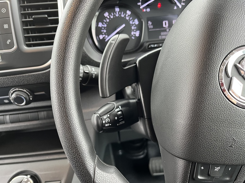 Vauxhall 2.0 Turbo D 3100 Dynamic Panel Van 6dr Diesel Auto L2 H1 Euro 6 (s/s) (145 ps)