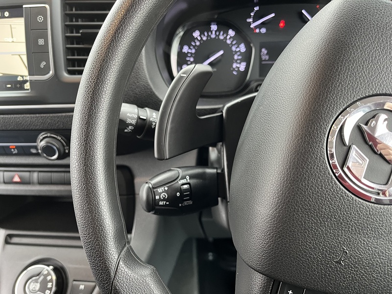 Vauxhall 2.0 Turbo D 3100 Dynamic Panel Van 6dr Diesel Auto L2 H1 Euro 6 (s/s) (145 ps)