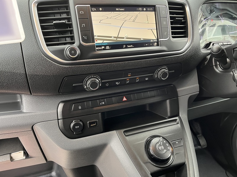 Vauxhall 2.0 Turbo D 3100 Dynamic Panel Van 6dr Diesel Auto L2 H1 Euro 6 (s/s) (145 ps)