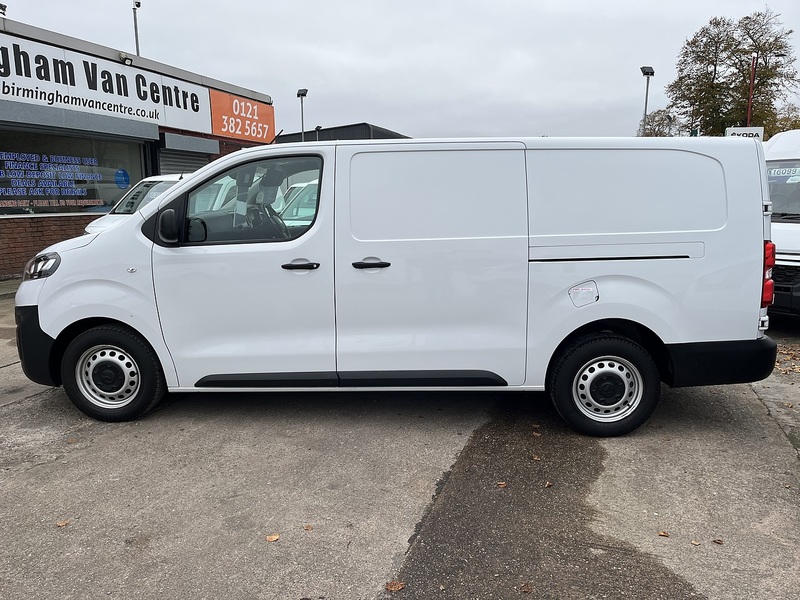 Vauxhall 2.0 Turbo D 3100 Dynamic Panel Van 6dr Diesel Auto L2 H1 Euro 6 (s/s) (145 ps)