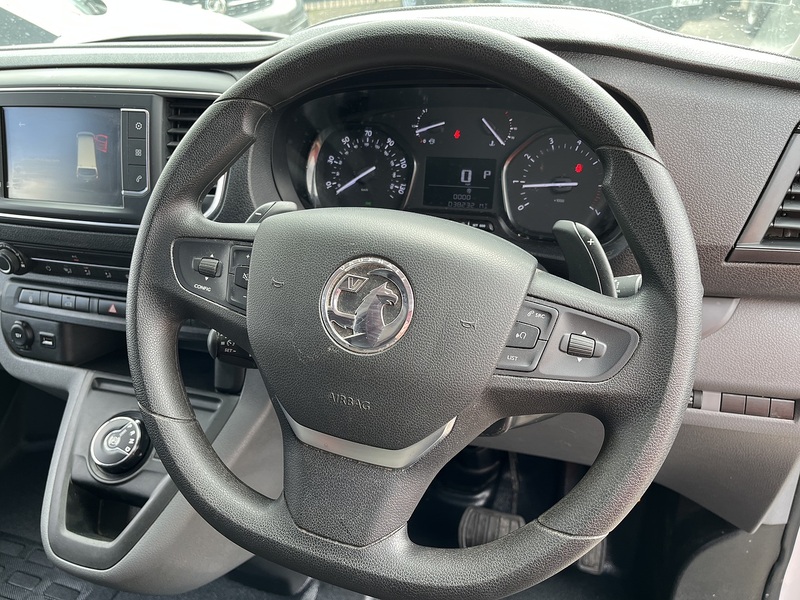 Vauxhall 2.0 Turbo D 3100 Dynamic Panel Van 6dr Diesel Auto L2 H1 Euro 6 (s/s) (145 ps)