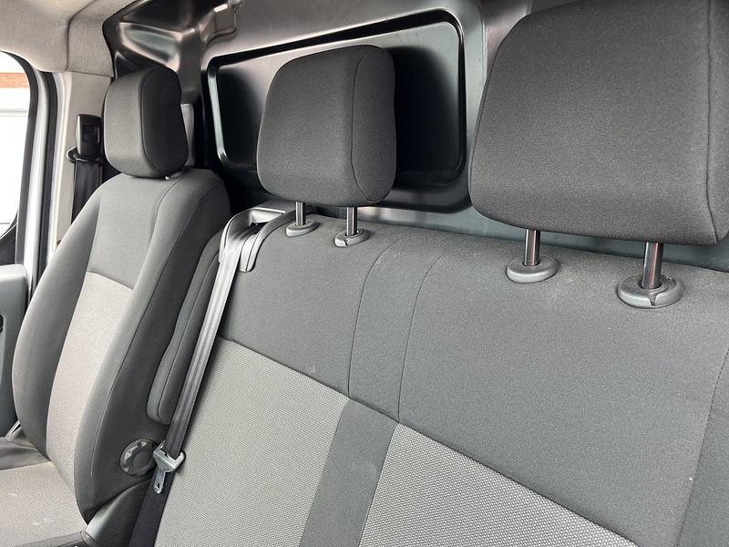 Vauxhall 2.0 Turbo D 3100 Dynamic Panel Van 6dr Diesel Auto L2 H1 Euro 6 (s/s) (145 ps)