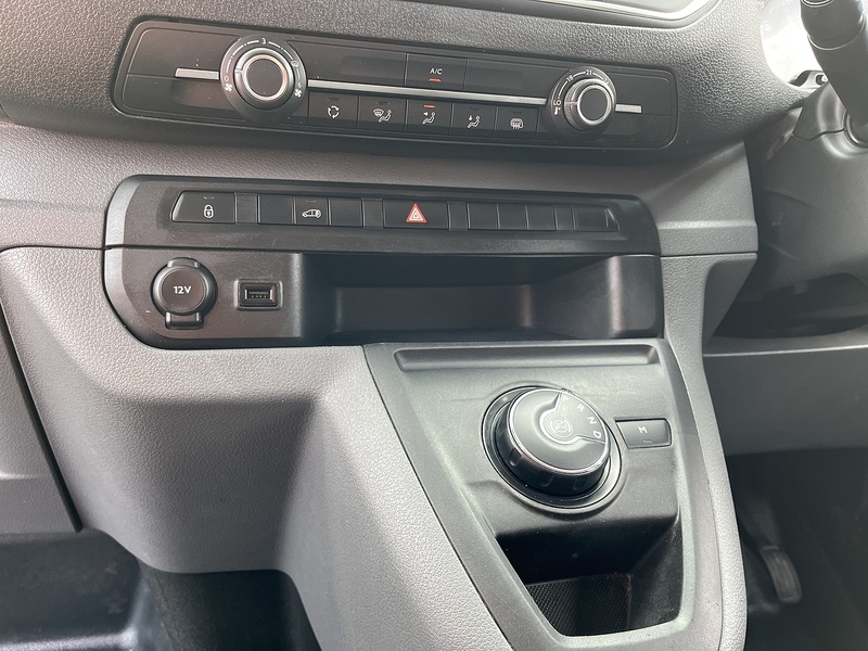 Vauxhall 2.0 Turbo D 3100 Dynamic Panel Van 6dr Diesel Auto L2 H1 Euro 6 (s/s) (145 ps)