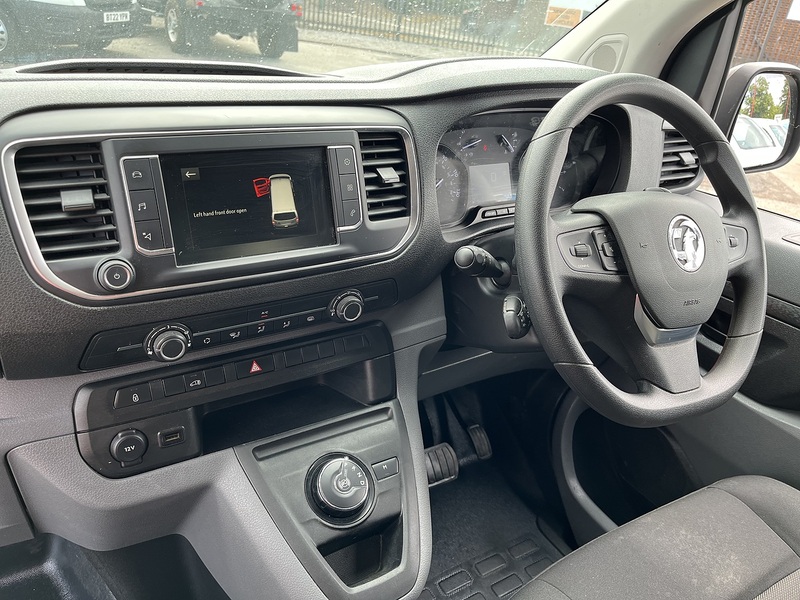 Vauxhall 2.0 Turbo D 3100 Dynamic Panel Van 6dr Diesel Auto L2 H1 Euro 6 (s/s) (145 ps)