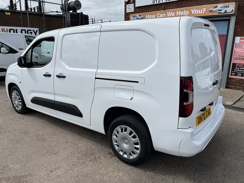 Vauxhall SPORTIVE 1.5TD 100 2300 L2 VAN (ULEZ)