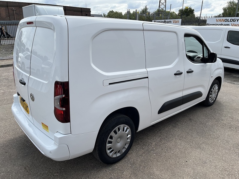 Vauxhall SPORTIVE 1.5TD 100 2300 L2 VAN (ULEZ)