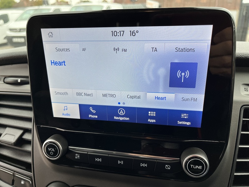 Ford 1.0 340 EcoBoost 13.6kWh Trend Panel Van 5dr Petrol Plug-in Hybrid Auto L1 H1 Euro 6 (126 ps)