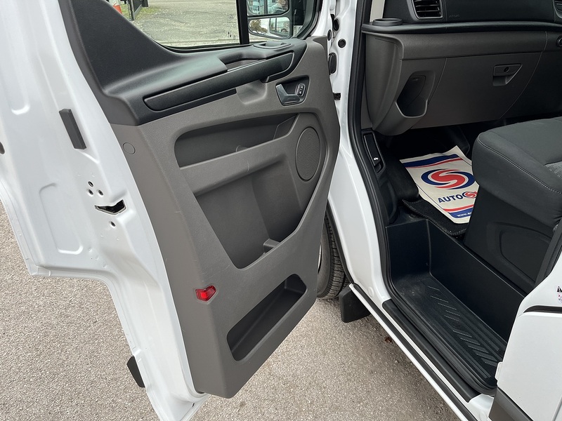 Ford 1.0 340 EcoBoost 13.6kWh Trend Panel Van 5dr Petrol Plug-in Hybrid Auto L1 H1 Euro 6 (126 ps)