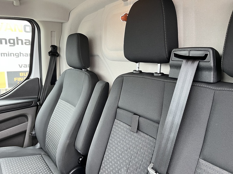 Ford 1.0 340 EcoBoost 13.6kWh Trend Panel Van 5dr Petrol Plug-in Hybrid Auto L1 H1 Euro 6 (126 ps)