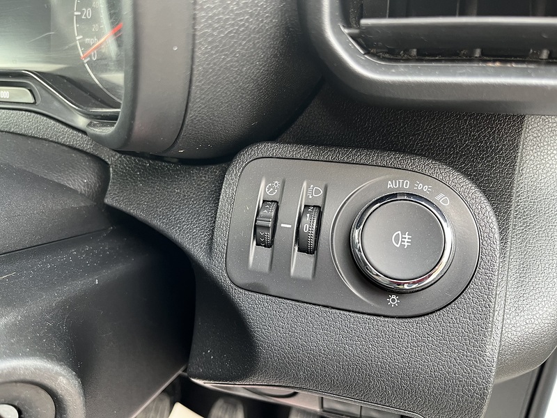 Vauxhall SPORTIVE 1.5CDTi 100 L2 LWB 2300 VAN