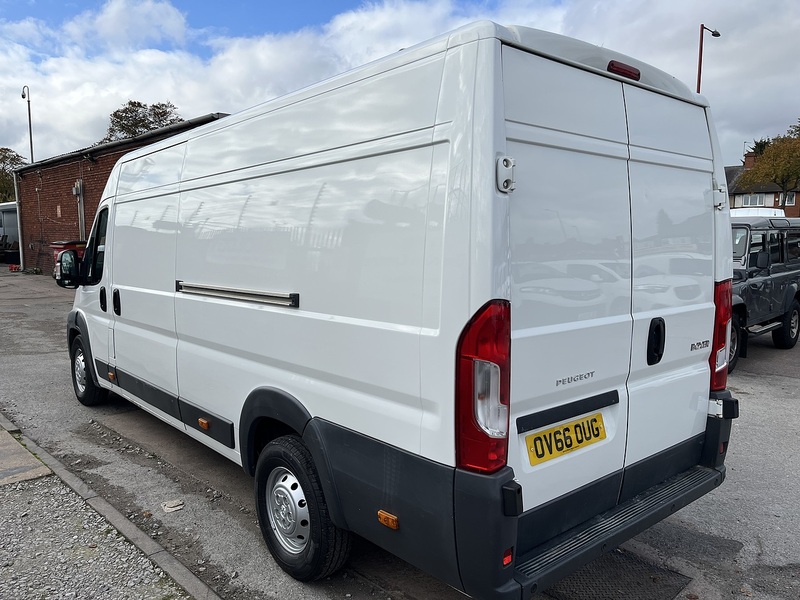 Peugeot 2.0 BlueHDi 435 Professional Panel Van 5dr Diesel Manual L4 H2 EU6 (130 ps)