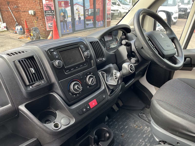 Peugeot 2.0 BlueHDi 435 Professional Panel Van 5dr Diesel Manual L4 H2 EU6 (130 ps)