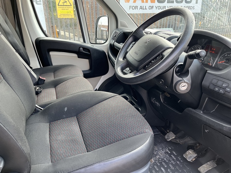 Peugeot 2.0 BlueHDi 435 Professional Panel Van 5dr Diesel Manual L4 H2 EU6 (130 ps)