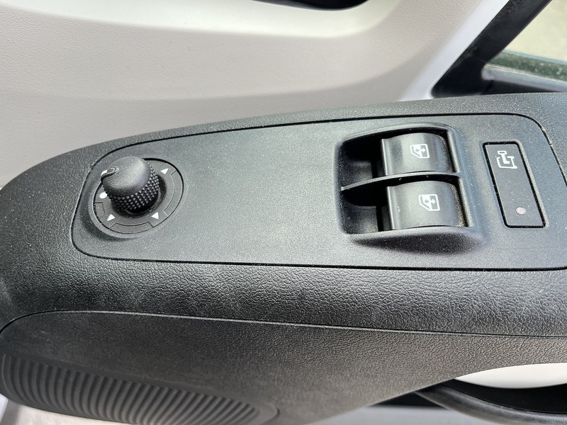 Peugeot 2.0 BlueHDi 435 Professional Panel Van 5dr Diesel Manual L4 H2 EU6 (130 ps)