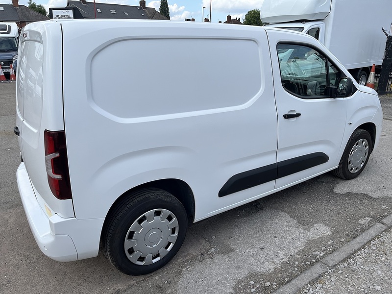 Vauxhall SPORTIVE 1.5CDTi 100 2300 SWB (3 SEAT)