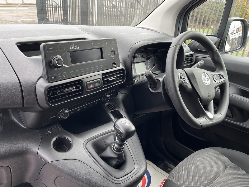 Vauxhall 1.5 Turbo D 2300 Dynamic Panel Van 6dr Diesel Manual L2 H1 Euro 6 (100 ps)