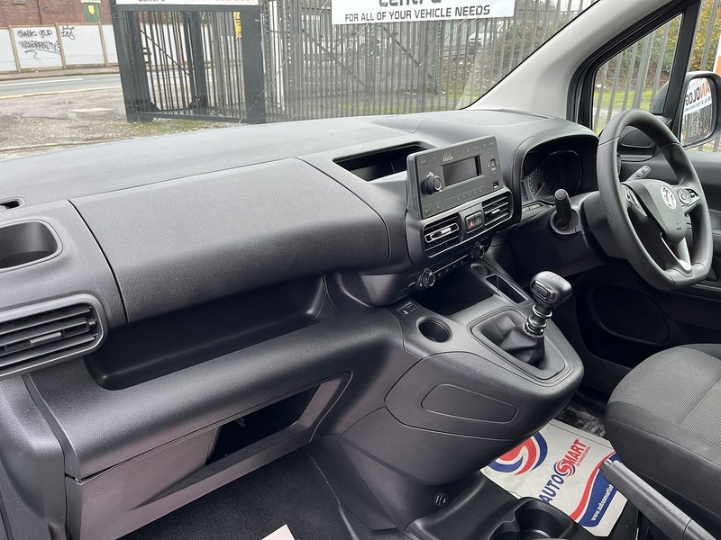 Vauxhall 1.5 Turbo D 2300 Dynamic Panel Van 6dr Diesel Manual L2 H1 Euro 6 (100 ps)