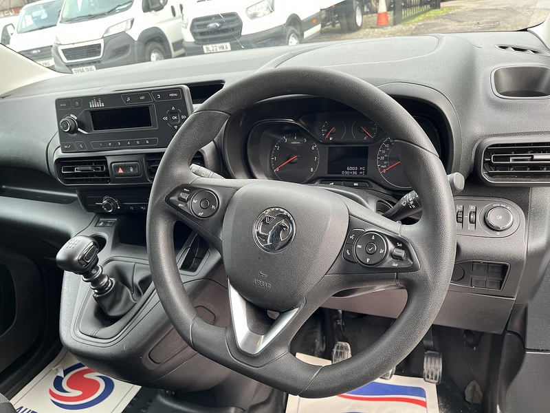 Vauxhall 1.5 Turbo D 2300 Dynamic Panel Van 6dr Diesel Manual L2 H1 Euro 6 (100 ps)