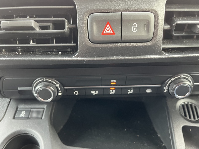 Vauxhall 1.5 Turbo D 2300 Dynamic Panel Van 6dr Diesel Manual L2 H1 Euro 6 (100 ps)