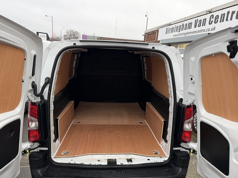 Vauxhall 1.5 Turbo D 2300 Dynamic Panel Van 6dr Diesel Manual L2 H1 Euro 6 (100 ps)