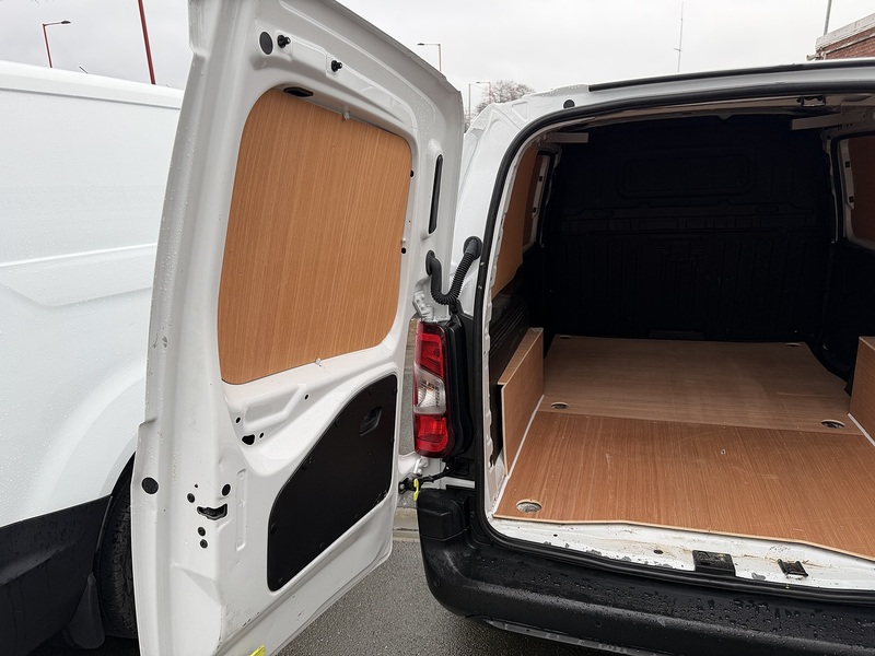 Vauxhall 1.5 Turbo D 2300 Dynamic Panel Van 6dr Diesel Manual L2 H1 Euro 6 (100 ps)