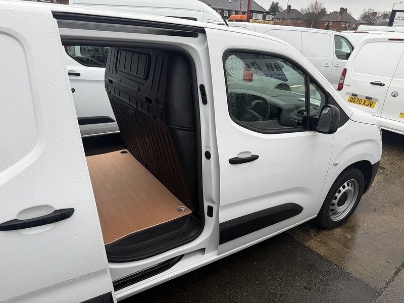 Vauxhall 1.5 Turbo D 2300 Dynamic Panel Van 6dr Diesel Manual L2 H1 Euro 6 (100 ps)