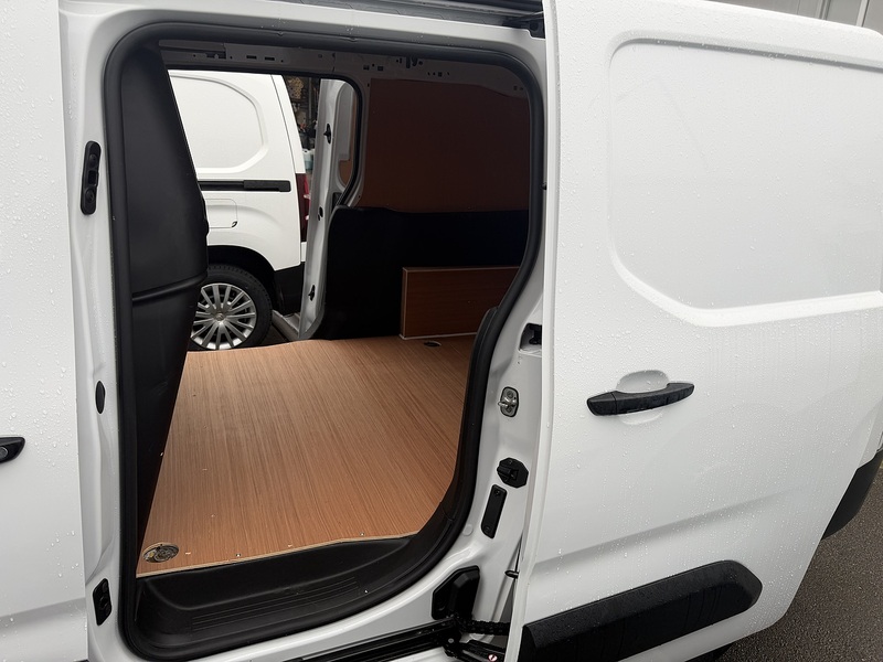 Vauxhall 1.5 Turbo D 2300 Dynamic Panel Van 6dr Diesel Manual L2 H1 Euro 6 (100 ps)