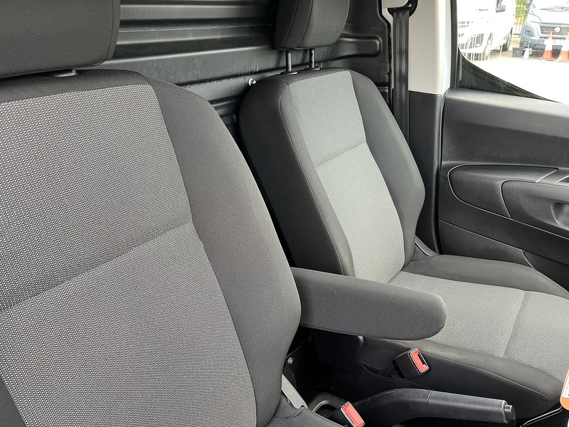 Vauxhall 1.5 Turbo D 2300 Sportive Panel Van 6dr Diesel Manual L2 H1 Euro 6 (s/s) (100 ps)