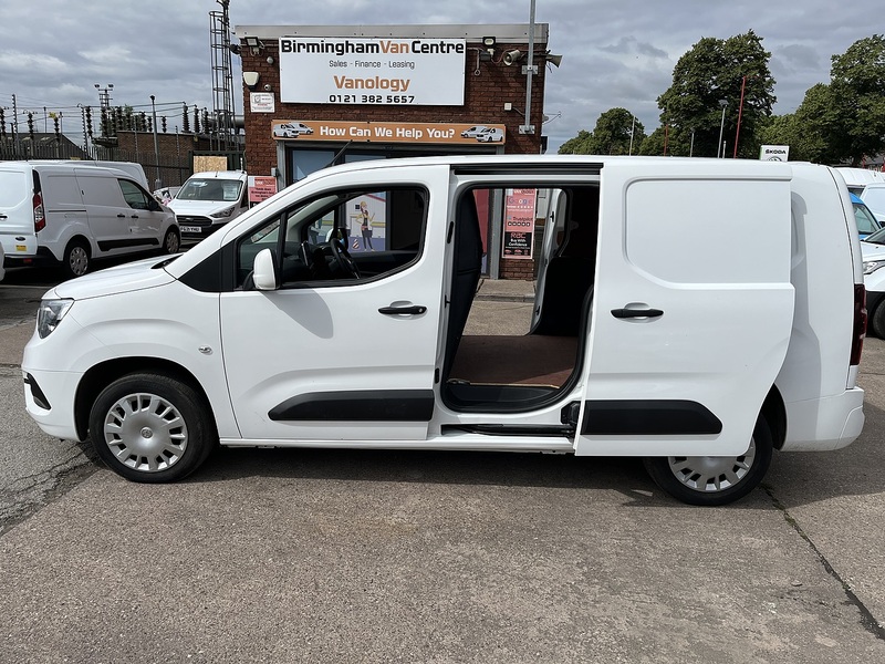 Vauxhall 1.5 Turbo D 2300 Sportive Panel Van 6dr Diesel Manual L2 H1 Euro 6 (s/s) (100 ps)