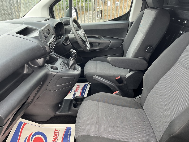 Vauxhall 1.5 Turbo D 2300 Sportive Panel Van 6dr Diesel Manual L2 H1 Euro 6 (s/s) (100 ps)