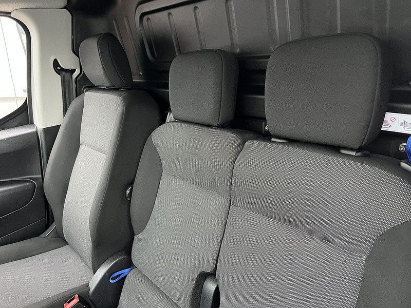 Vauxhall 1.5 Turbo D 2300 Sportive Panel Van 6dr Diesel Manual L2 H1 Euro 6 (100 ps)