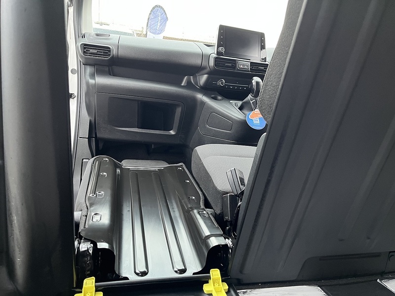 Vauxhall 1.5 Turbo D 2300 Sportive Panel Van 6dr Diesel Manual L2 H1 Euro 6 (100 ps)