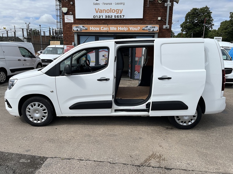 Vauxhall 1.5 Turbo D 2300 Sportive Panel Van 6dr Diesel Manual L2 H1 Euro 6 (100 ps)