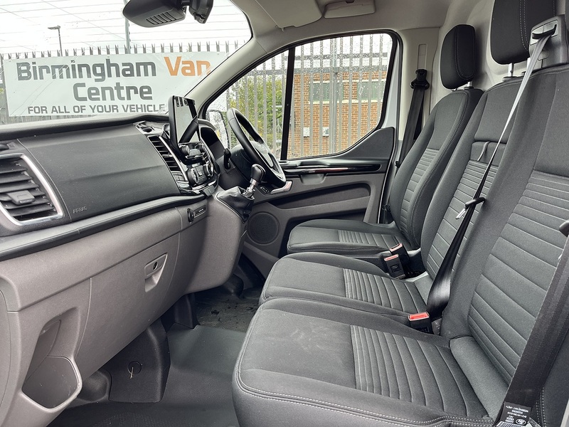 Ford 2.0 300 EcoBlue Limited Panel Van 5dr Diesel Manual L2 H1 Euro 6 (s/s) (130 ps)